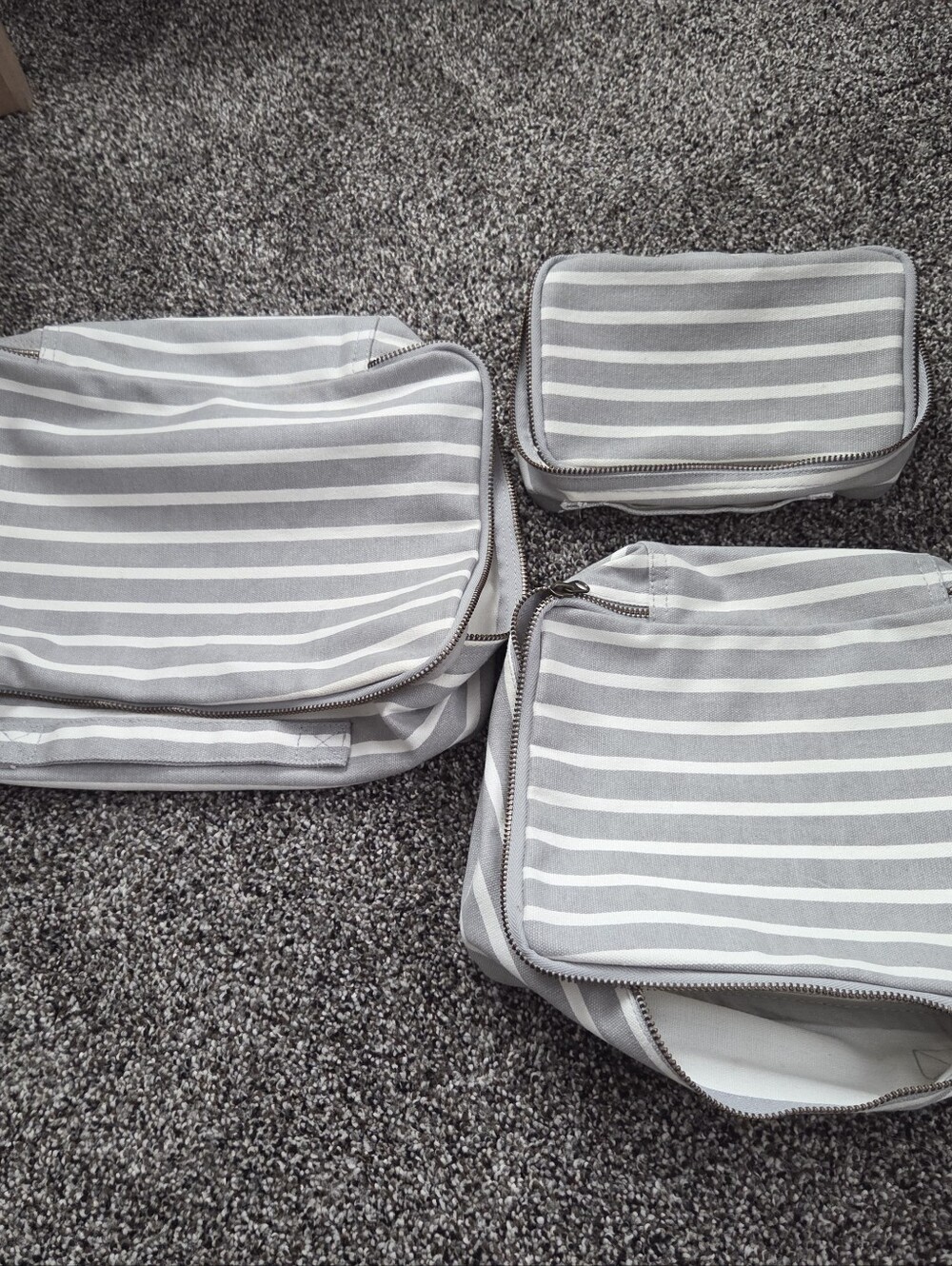 Causebox striped Gray & Off White Travel cubes